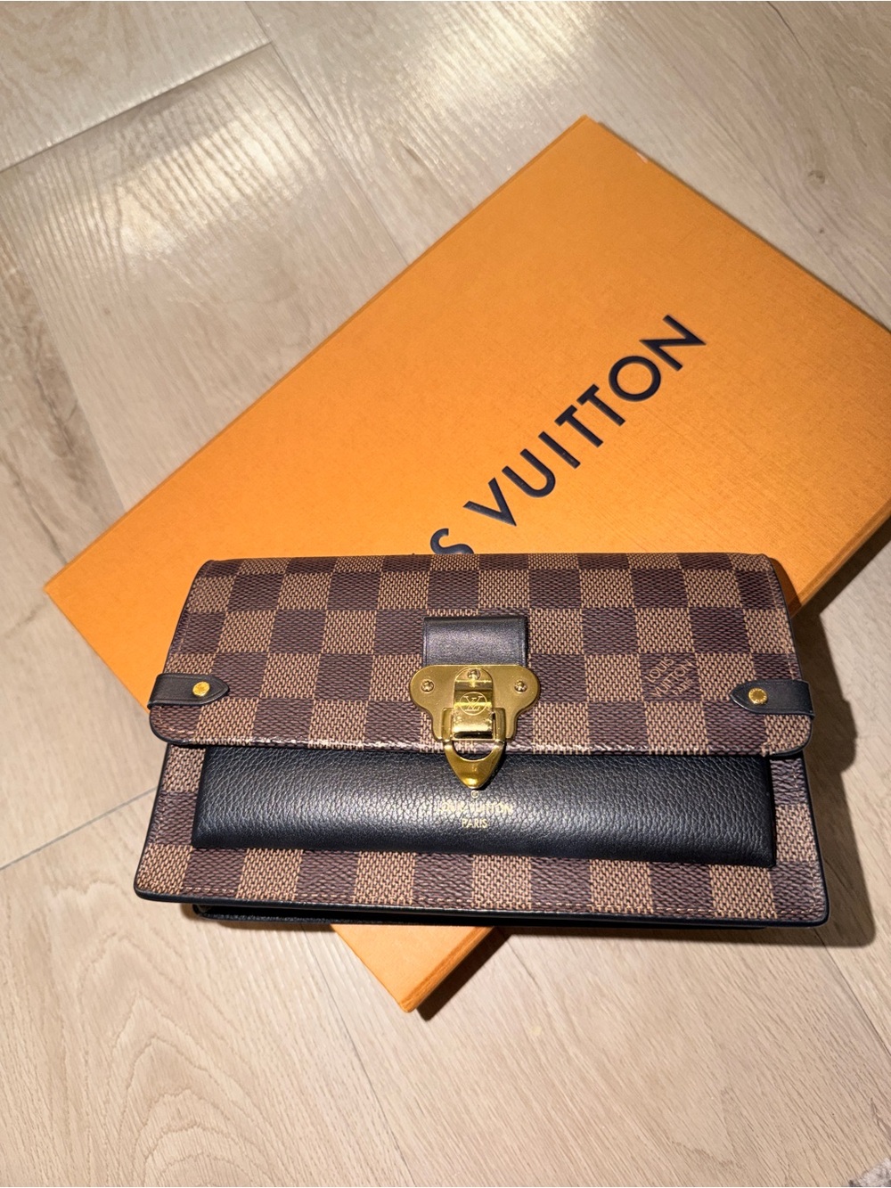 💯 Authentic Louis Vuitton Portefeuille Vavin Shoulder Bag Canvas Damier
Brown